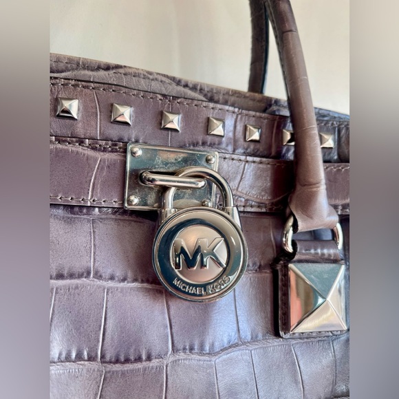 Michael Kors studded faux crocodile in grey with silver hardware - Picture 7 of 7